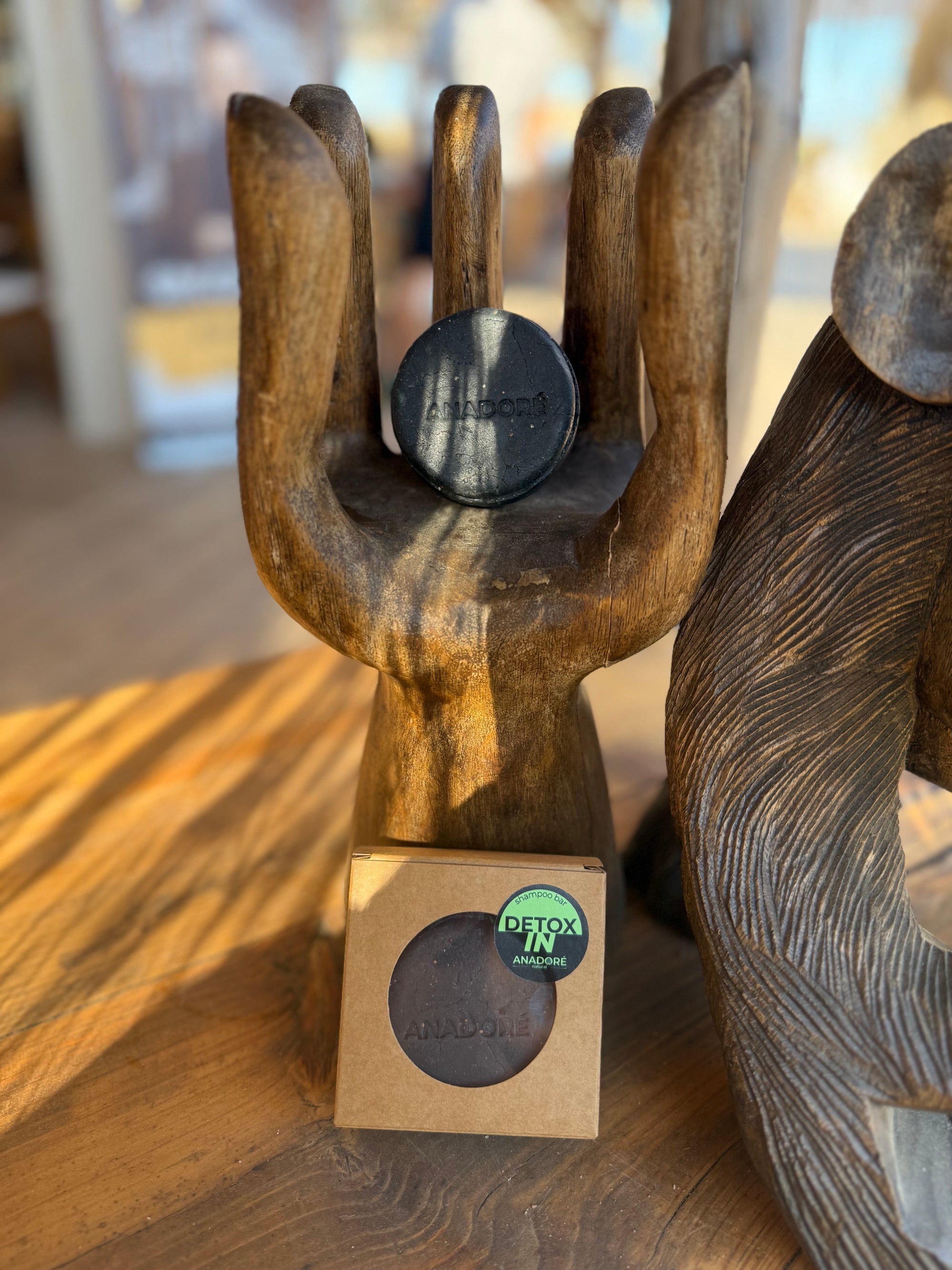 Detoxin | Multifunctional solid shampoo with charcoal
